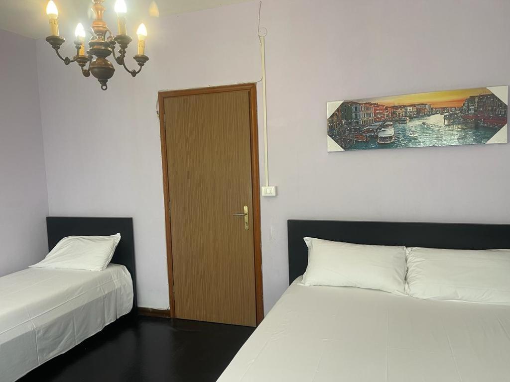 Venice Night 13 Family Room Mestre Esterno foto